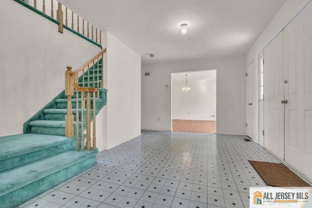 Milltown, NJ 08850,9 Mapleshade RD