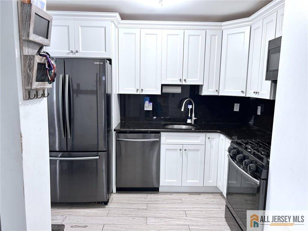 Woodbridge Proper, NJ 07095,532 Cricket LN #532