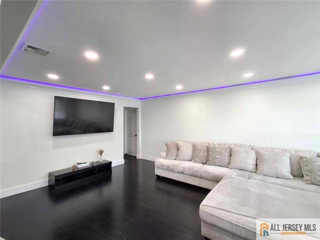 South Amboy, NJ 08879,22 Macedulski TER