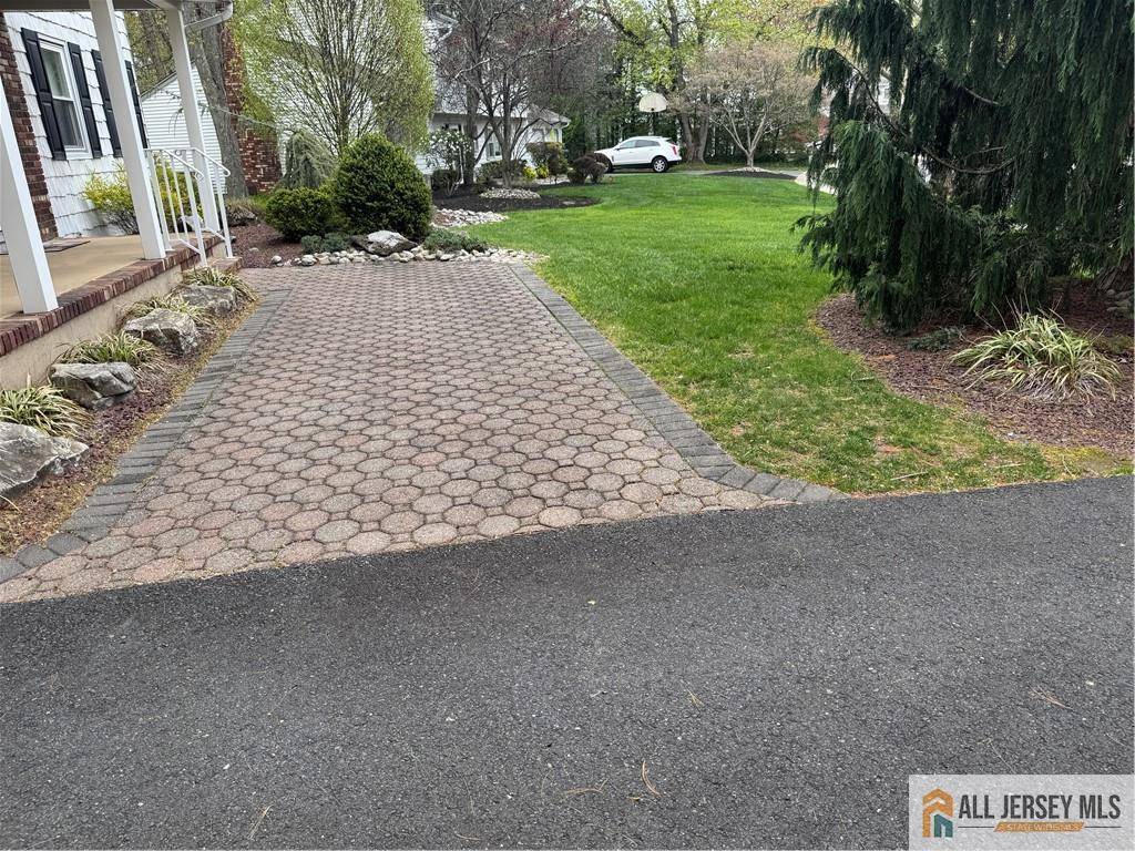 East Brunswick, NJ 08816,23 Beacon Hill DR