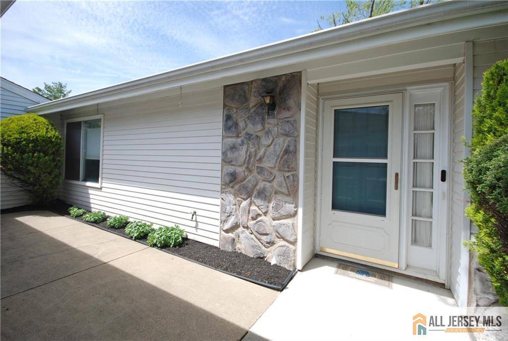Monroe, NJ 08831,398 Fuchsia PLZ #C