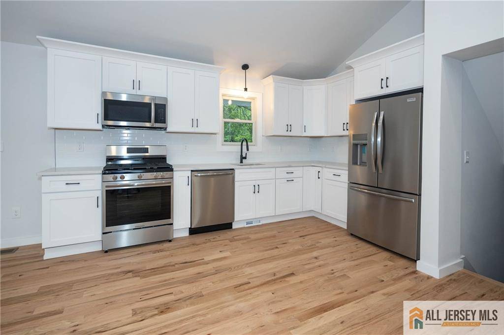 Fords, NJ 08863,3 Tracy DR
