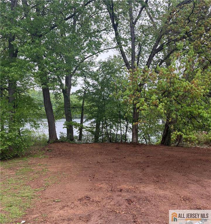 Milltown, NJ 08850,21 Louise DR
