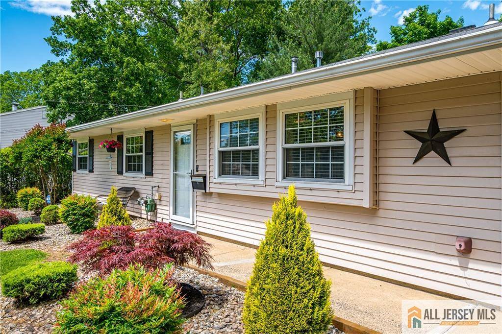 South Brunswick, NJ 08824,10 Ritter RD