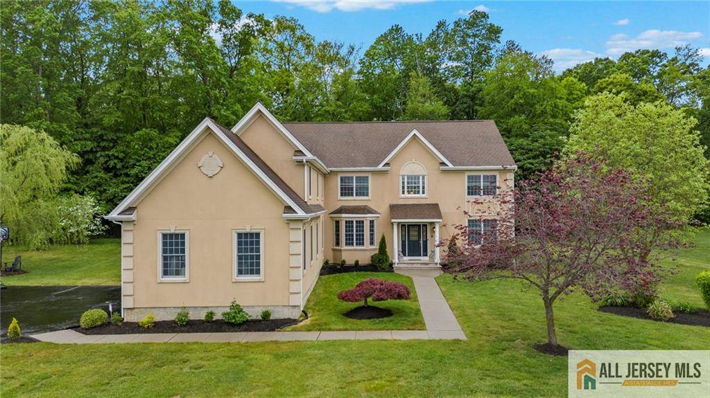 East Brunswick, NJ 08816,35 Summit DR
