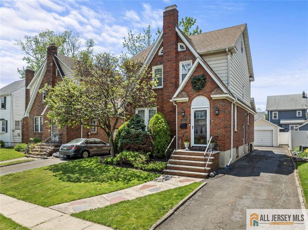Roselle Park, NJ 07204,624 Sheridan AVE