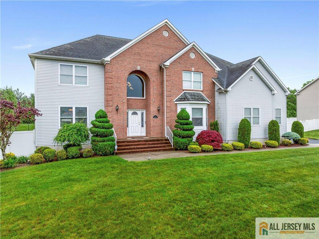 Monroe, NJ 08831,8 Adam CT
