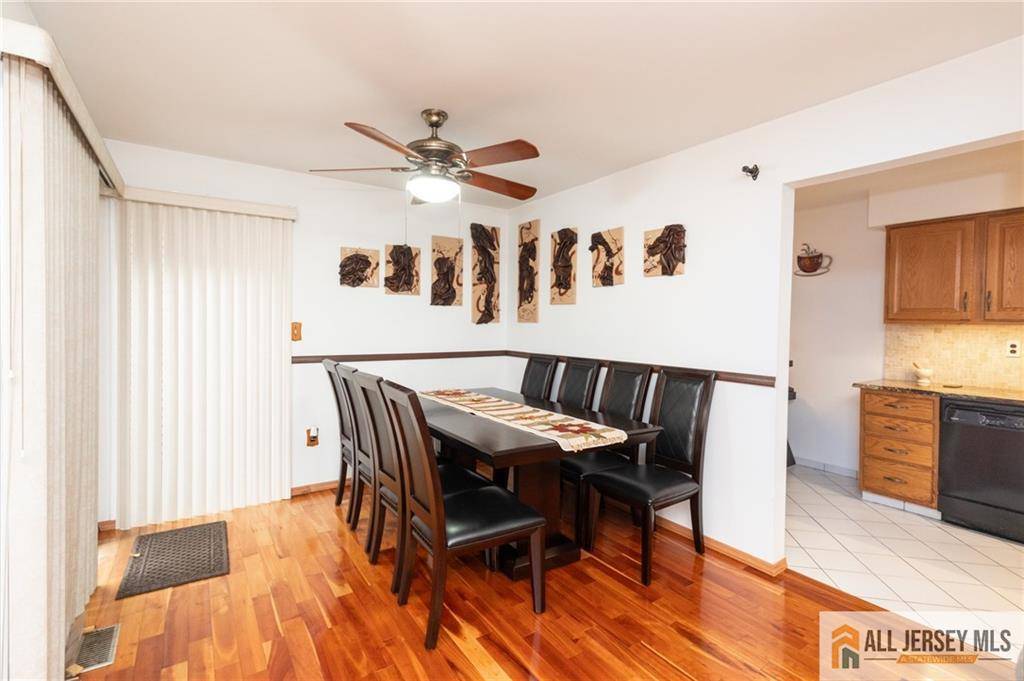 North Brunswick, NJ 08902,96 Riverbend DR