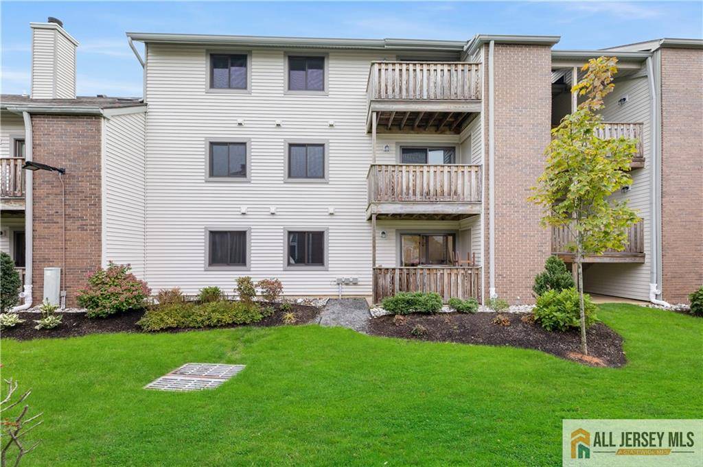 Plainsboro, NJ 08536,2415 Ravens Crest DR #2415