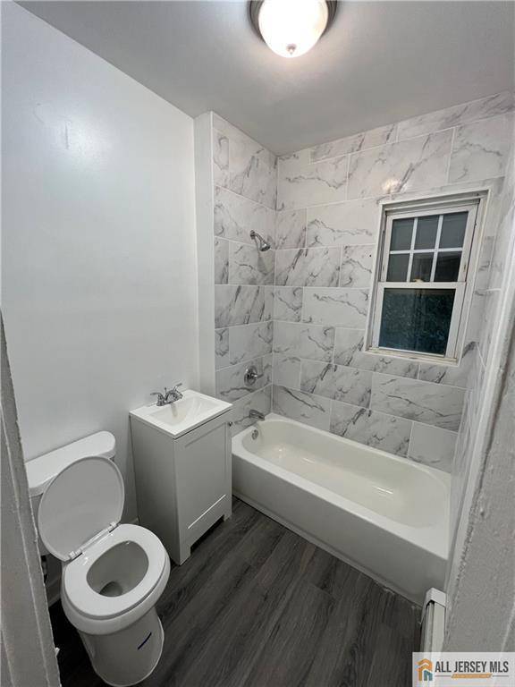 Plainfield, NJ 07060,425 John ST