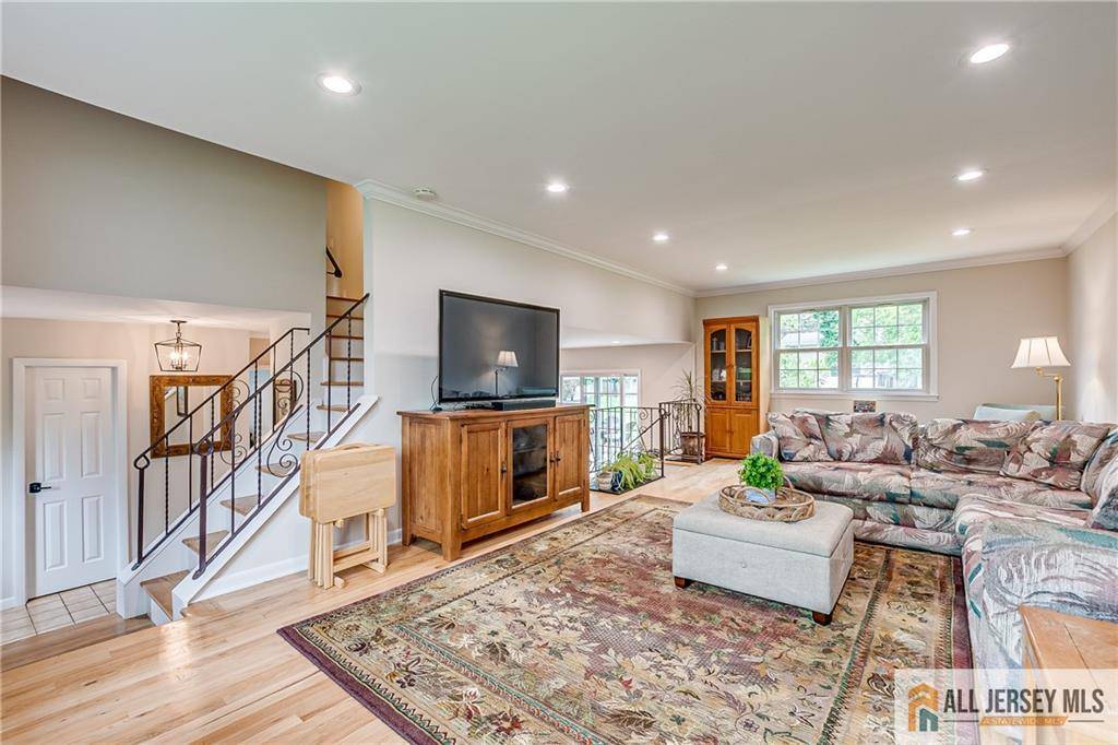 South Brunswick, NJ 08824,13 Steven RD