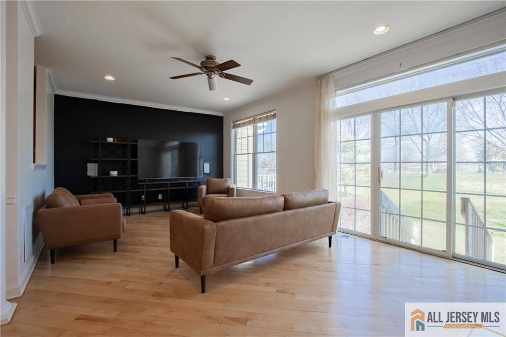 South Amboy, NJ 08879,98 S Shore DR