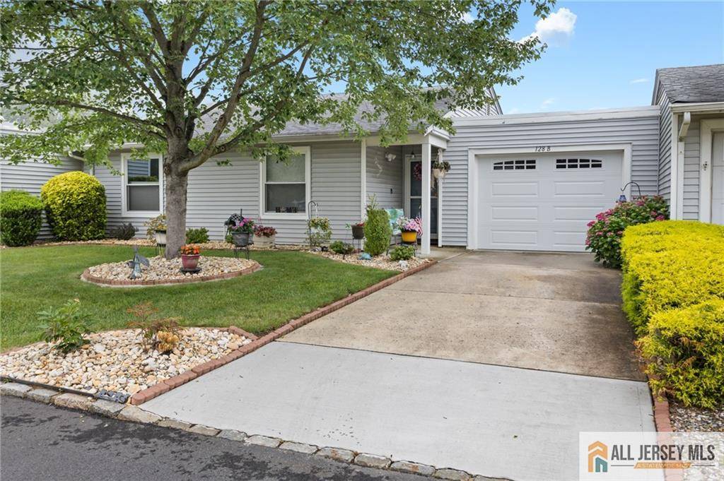 Monroe, NJ 08831,128 Balsam PLZ #128B