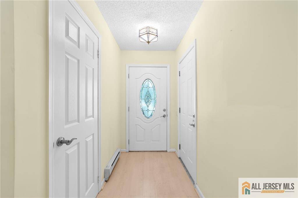 Monroe, NJ 08831,703 Croydon RD #703B