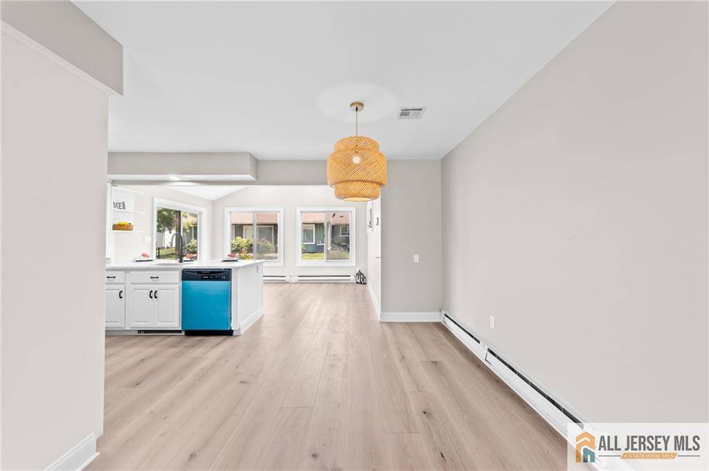 Monroe, NJ 08831,442 Dahlia PLZ #442A