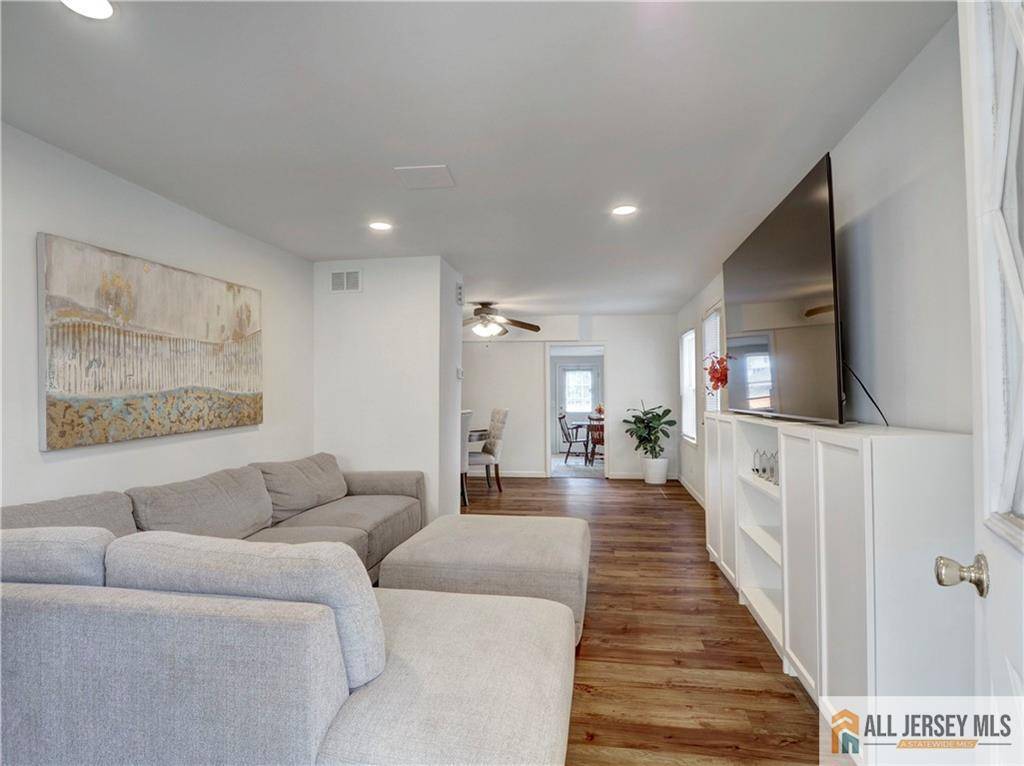 South River, NJ 08882,15 Leland AVE
