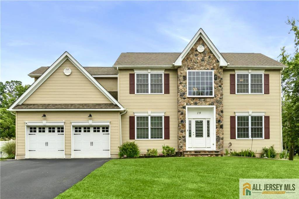 Piscataway, NJ 08854,19 Maplehurst LN