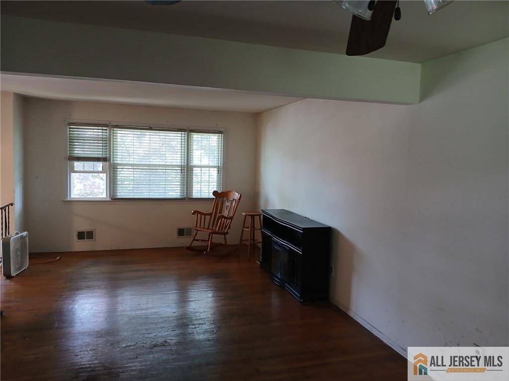 Franklin, NJ 08873,148 Dutton ST