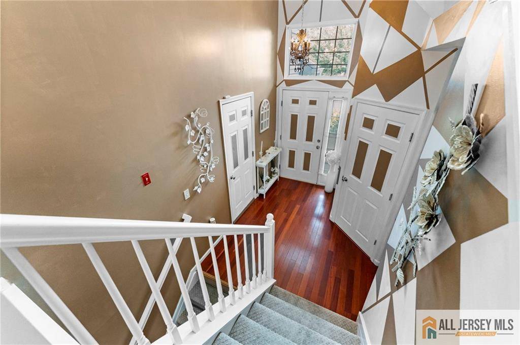 South Amboy, NJ 08879,11 Rondell LN