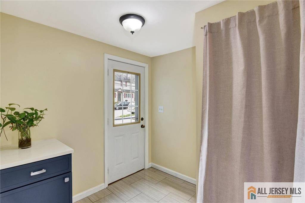 South Amboy, NJ 08879,27 Laurel ST