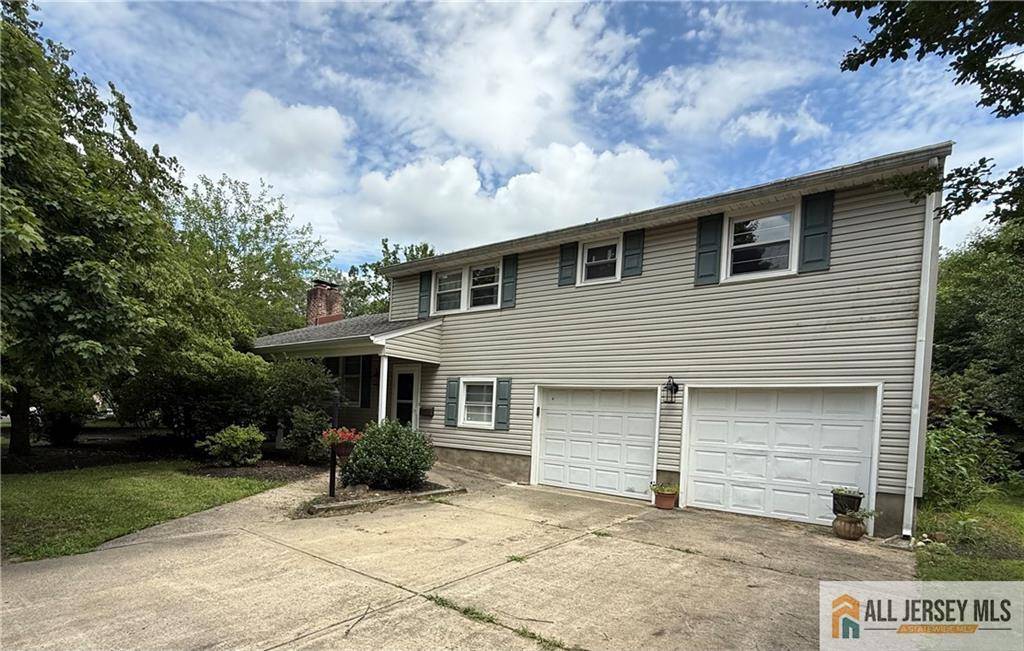 Cranbury, NJ 08512,20 Ryan RD