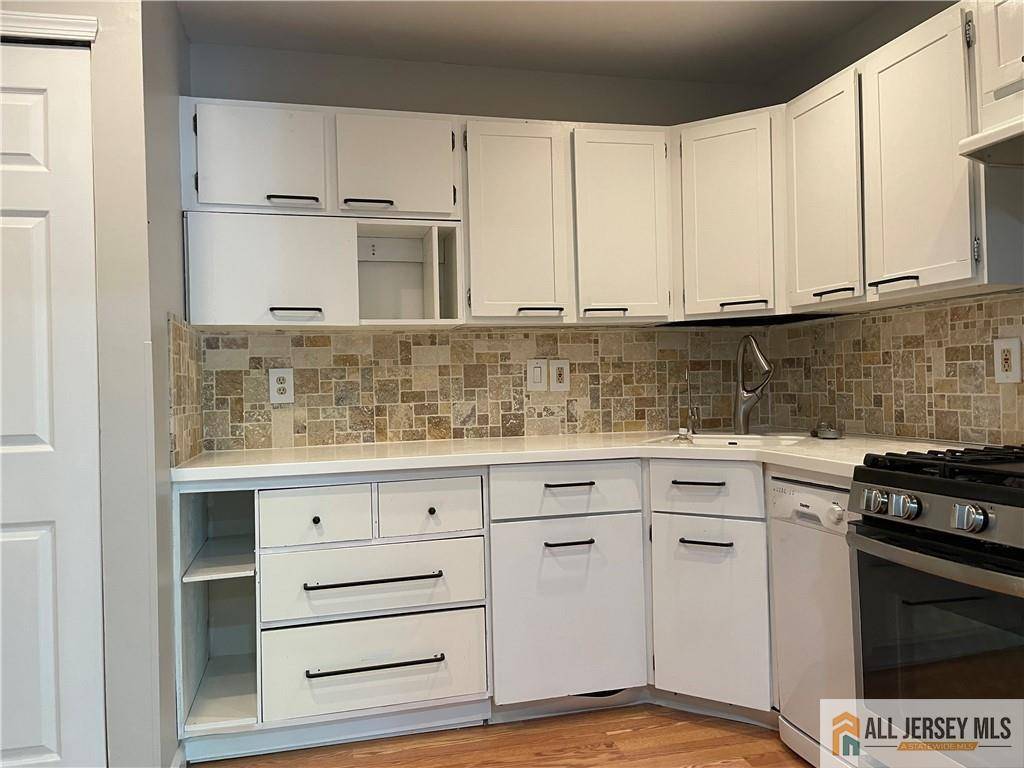 North Brunswick, NJ 08902,38 Brighton WAY