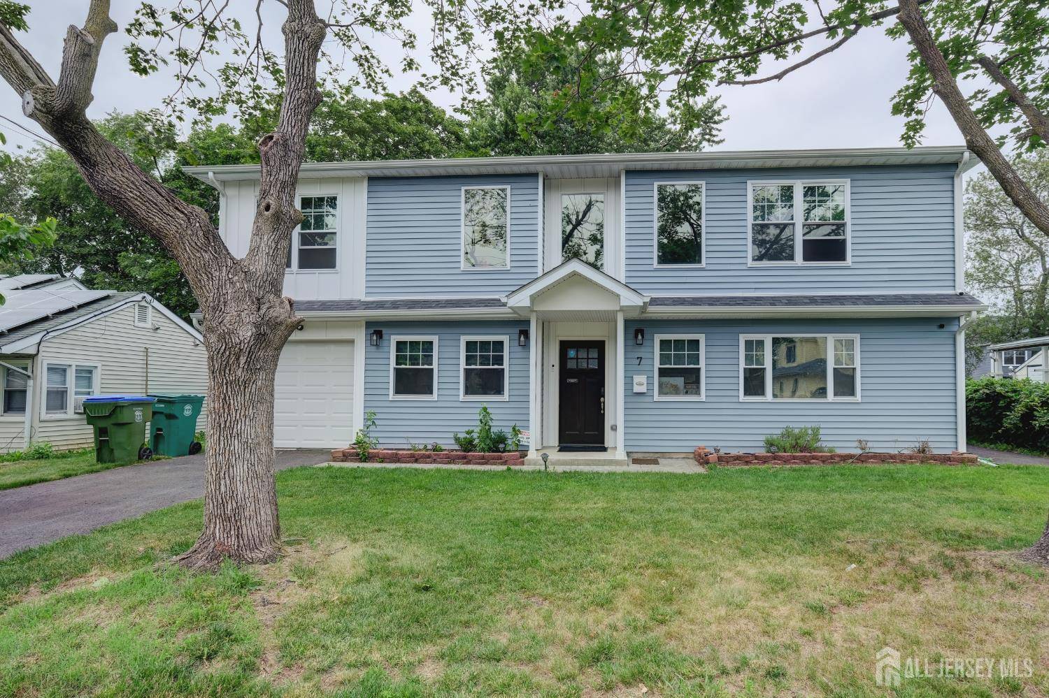 Edison, NJ 08817,7 Windsor RD