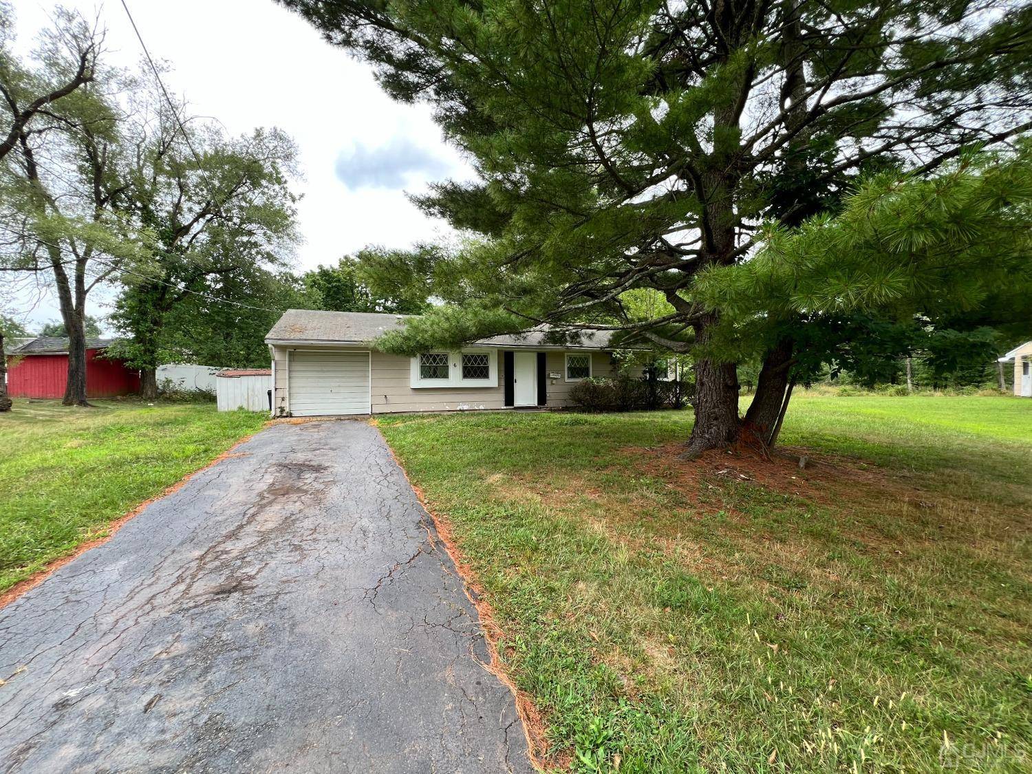 South Brunswick, NJ 08824,6 Poe CT