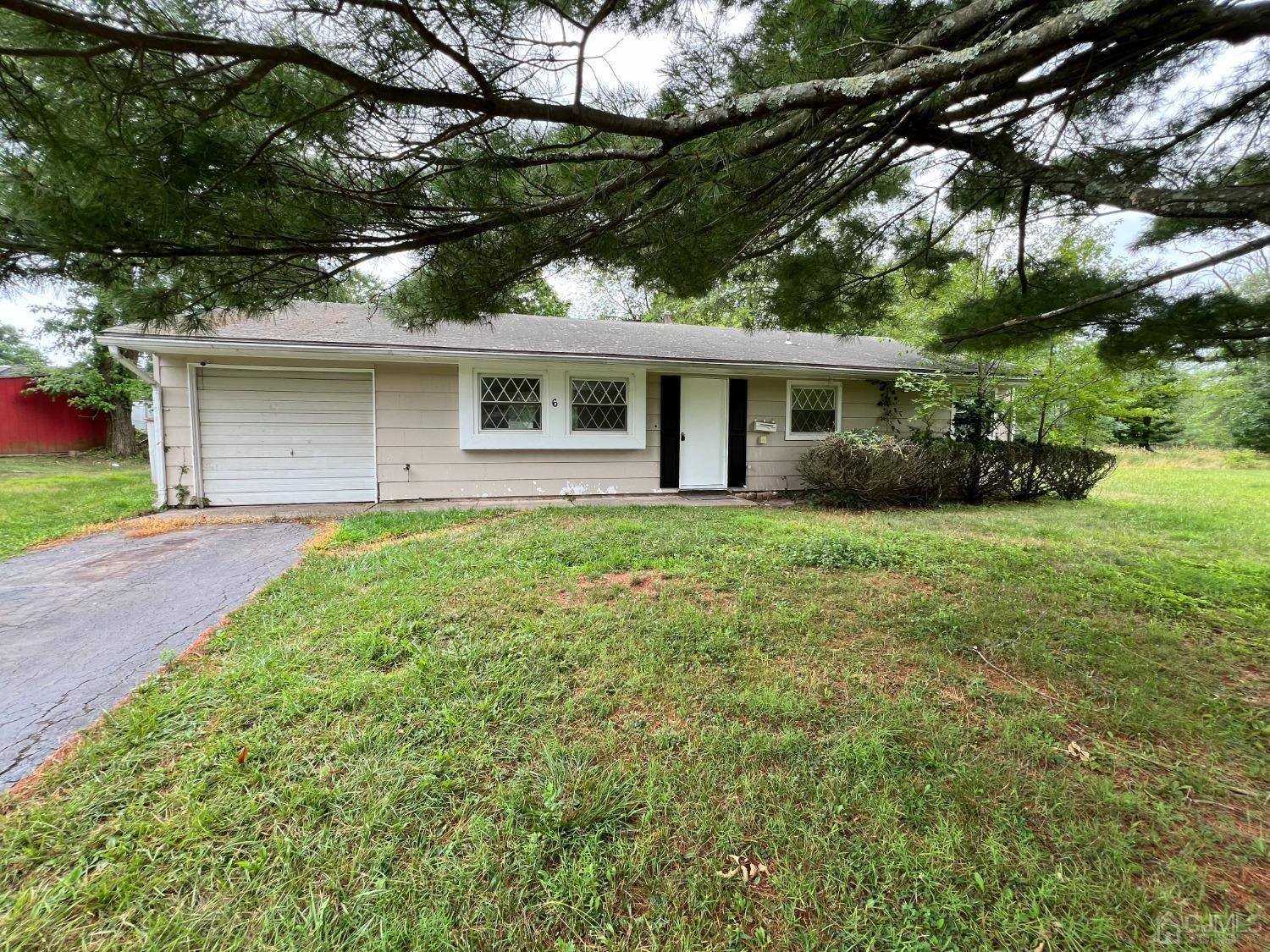 South Brunswick, NJ 08824,6 Poe CT