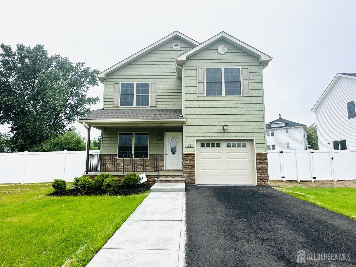 Aberdeen, NJ 07747,57 Wooley ST