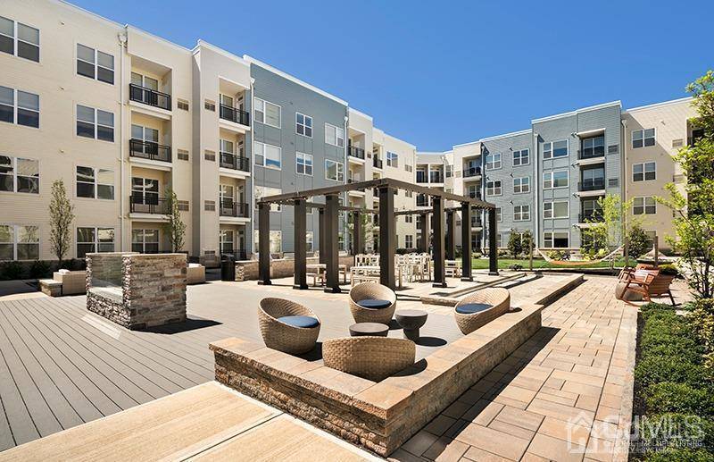 East Brunswick, NJ 08816,527 Old Bridge TPKE #4102