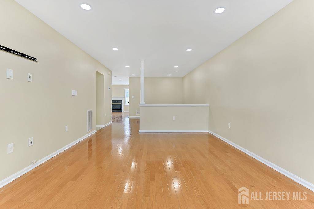 South Brunswick, NJ 08540,102 Berkshire DR