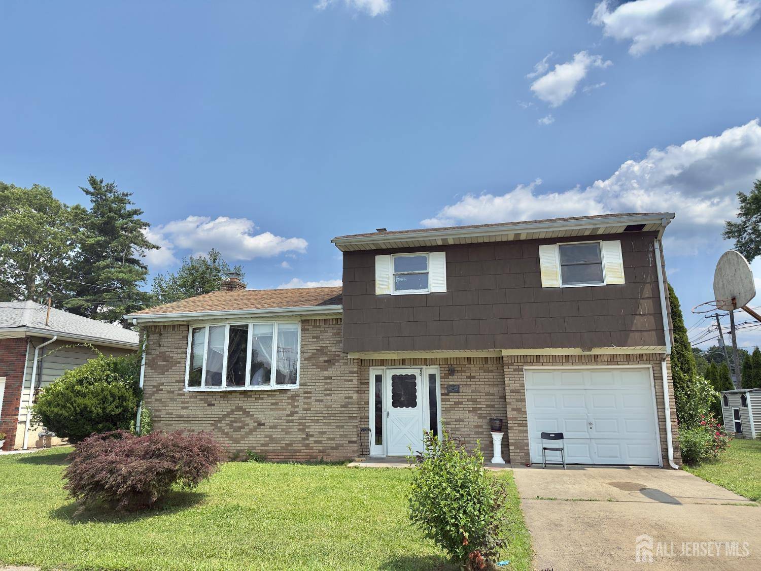 Carteret, NJ 07008,10 Van Buren AVE