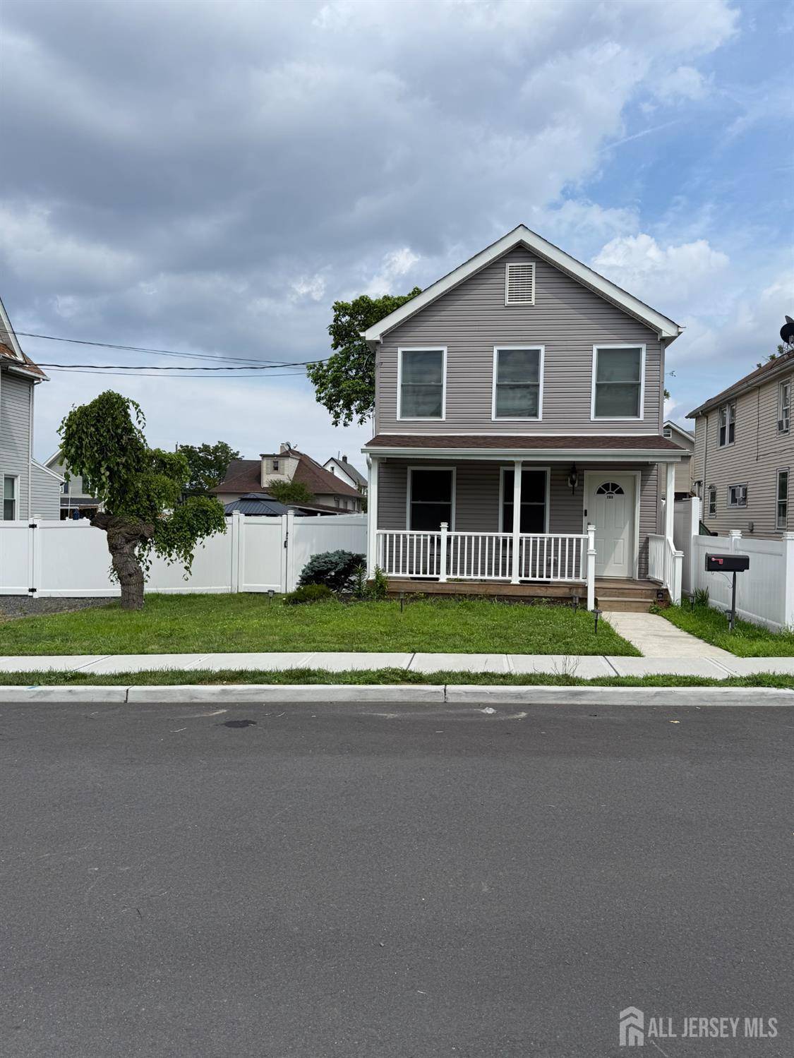 Sayreville, NJ 08879,296 Oak ST