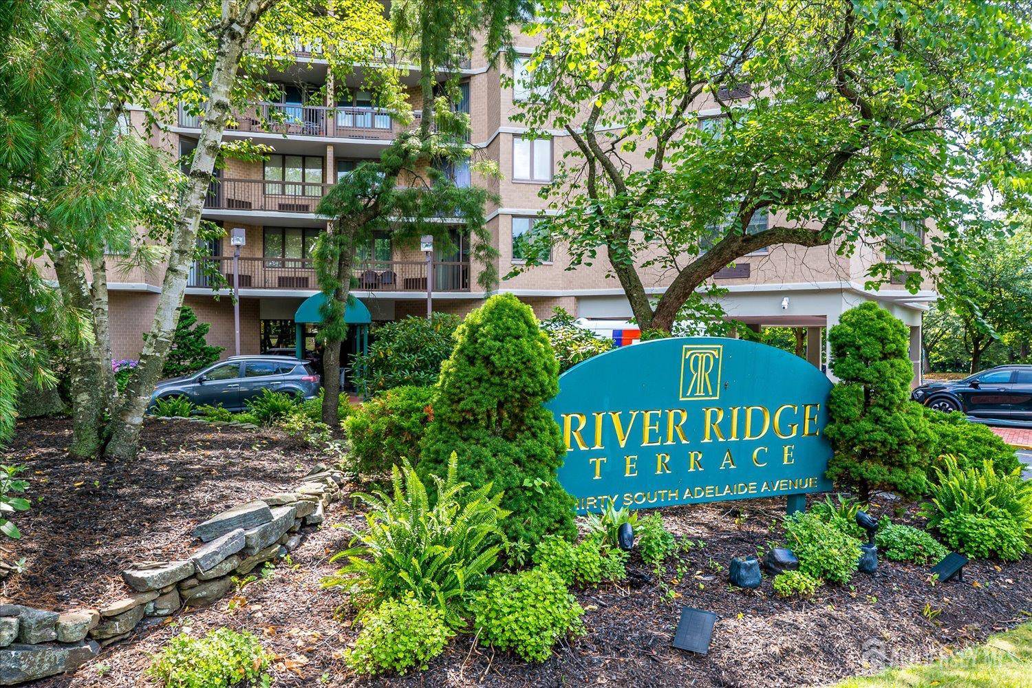 Highland Park, NJ 08904,30 S Adelaide AVE #8L