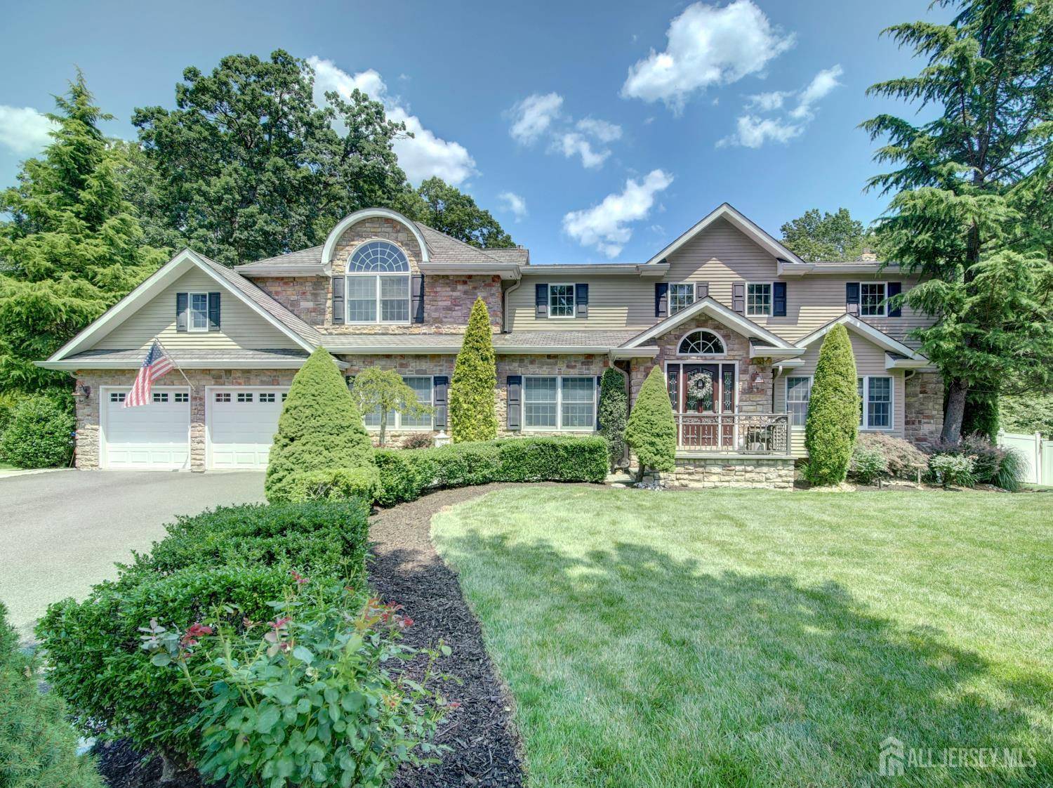 East Brunswick, NJ 08816,7 Willis CT