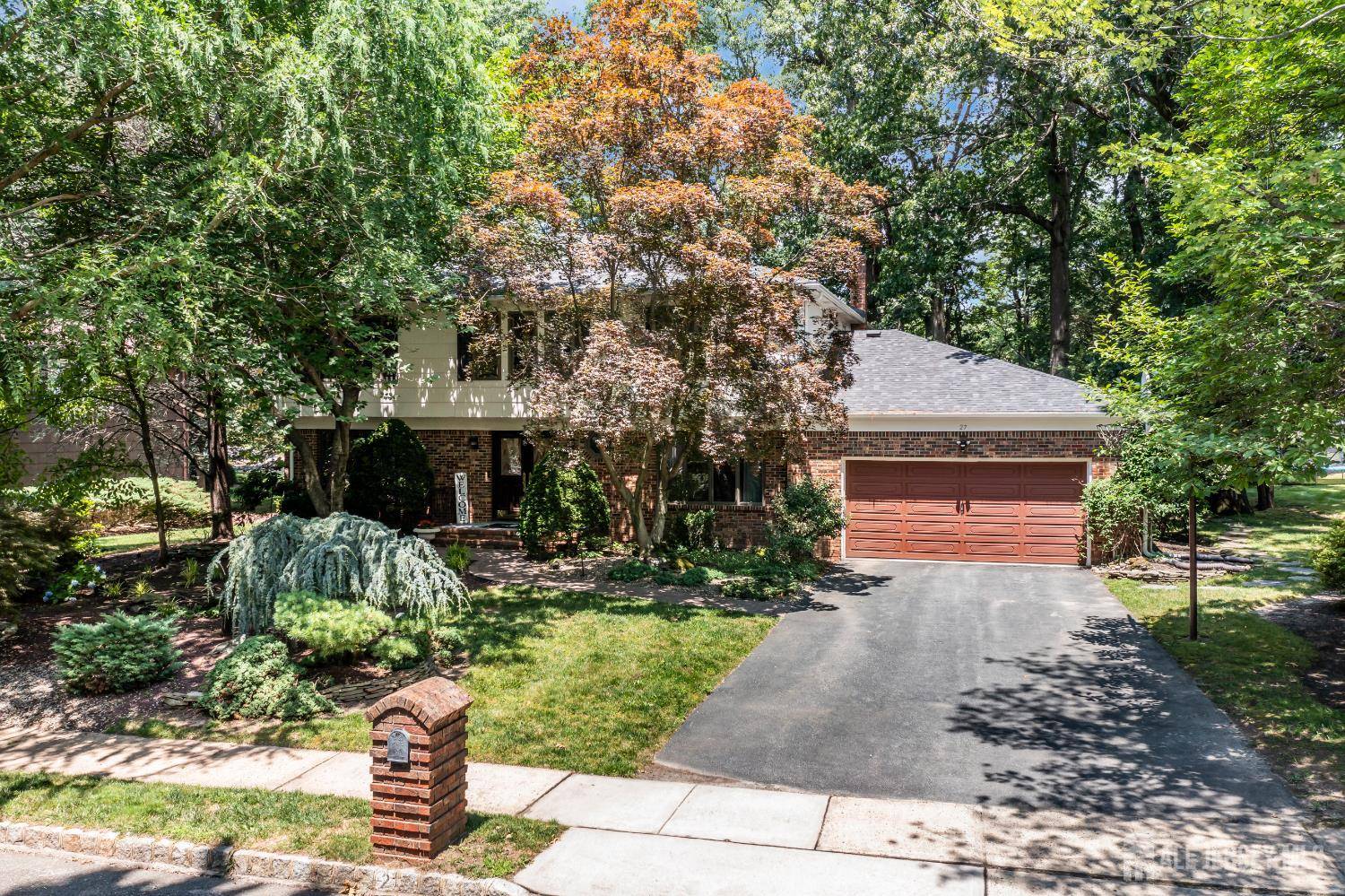 East Brunswick, NJ 08816,27 Darby RD