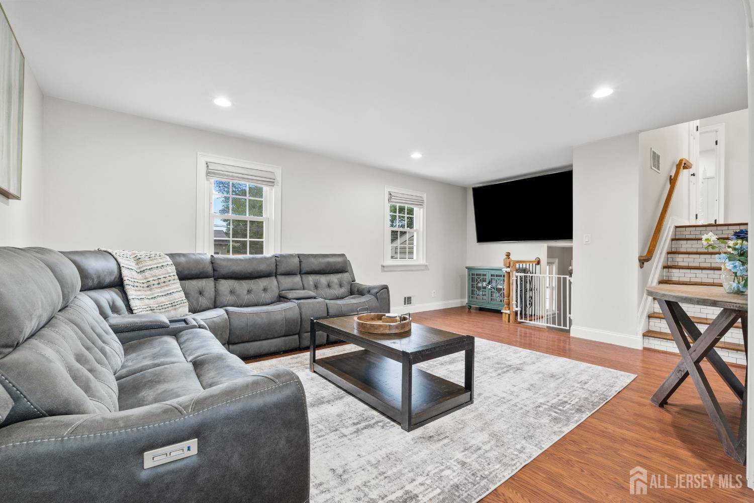 Howell, NJ 07731,31 Brunswick DR