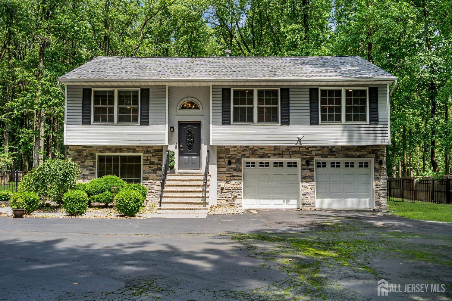 South Brunswick, NJ 08852,230 New RD