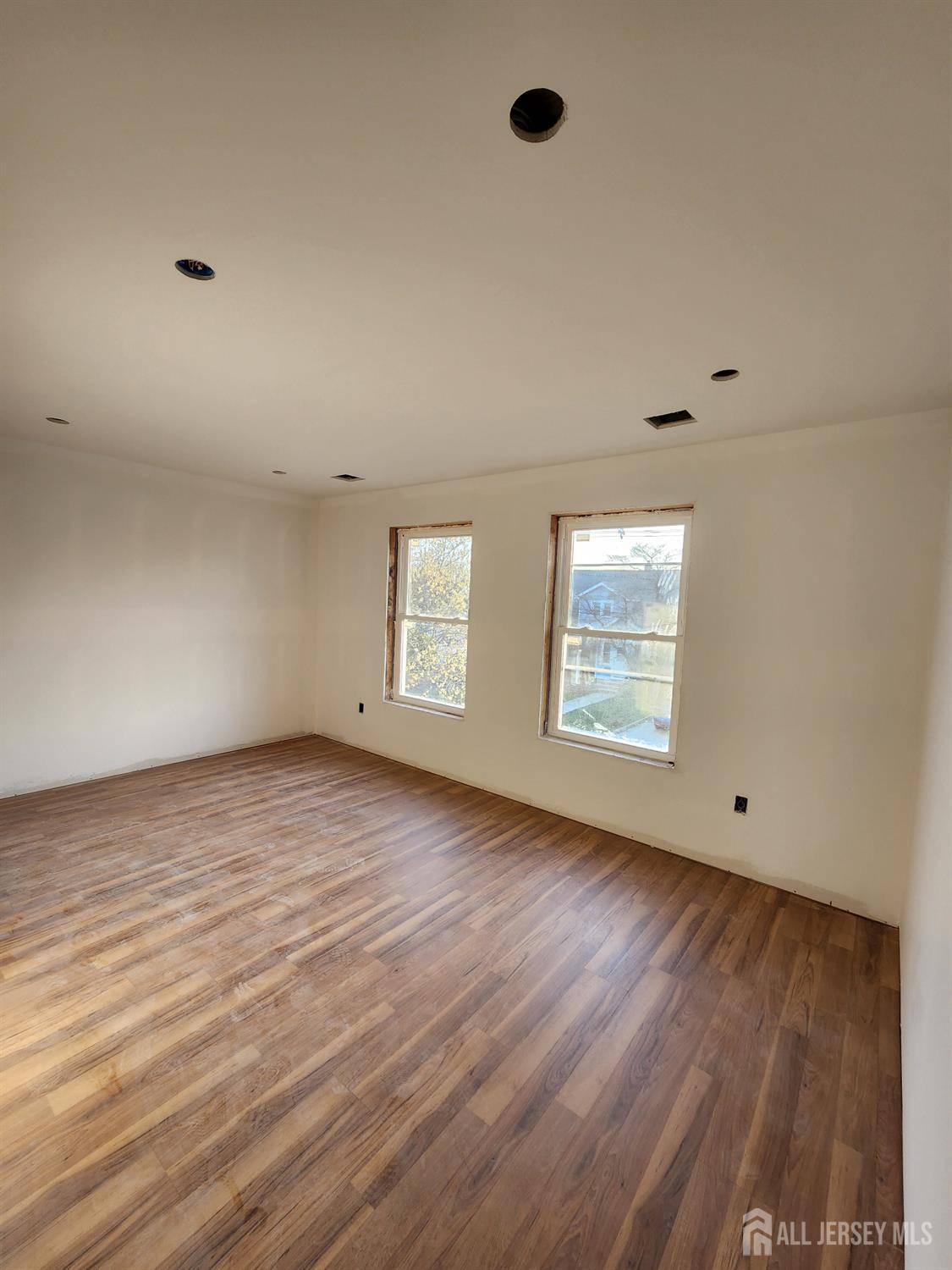 Edison, NJ 08817,10 Myrtle ST
