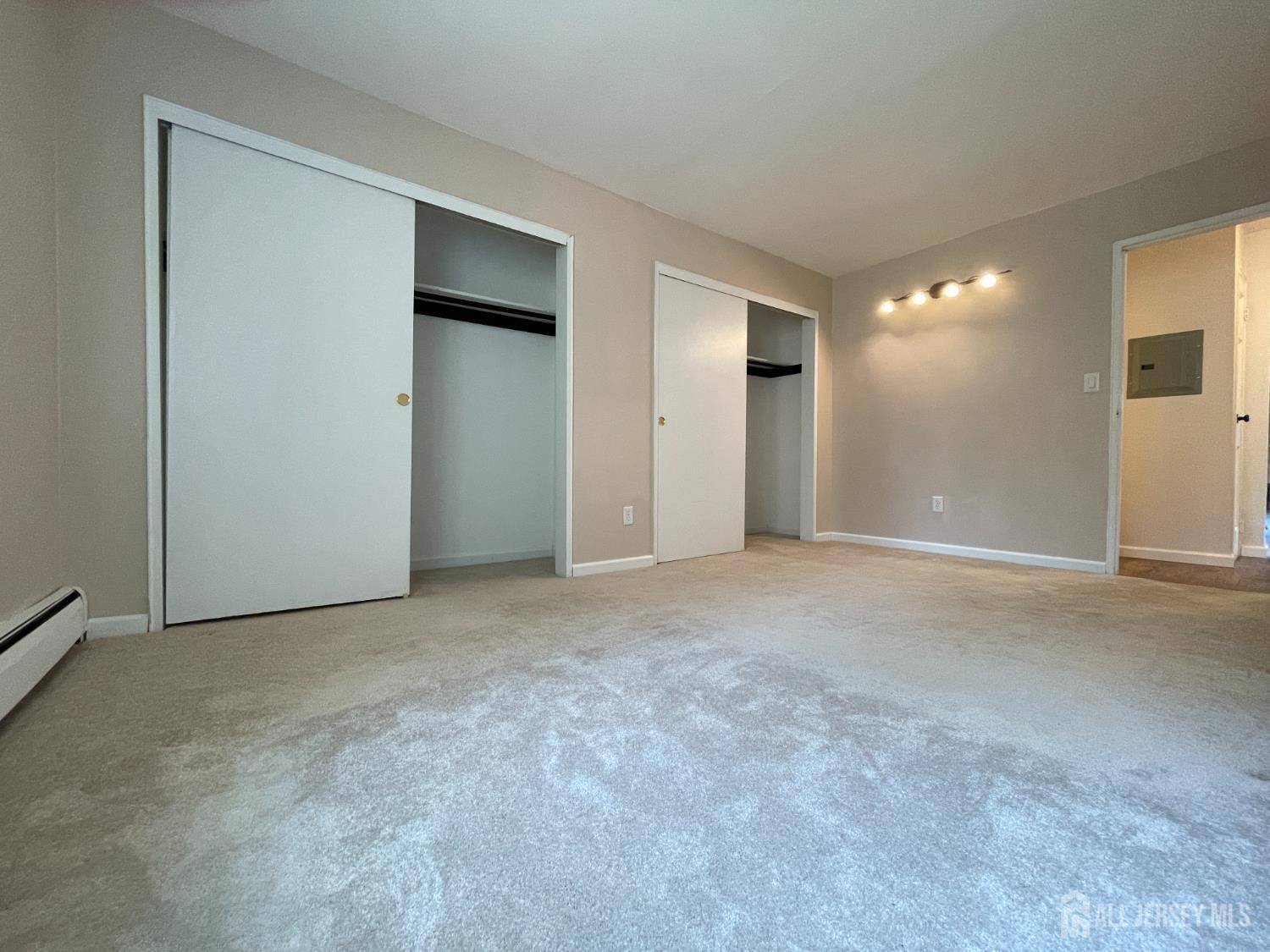 East Brunswick, NJ 08816,13 Lake AVE #6B