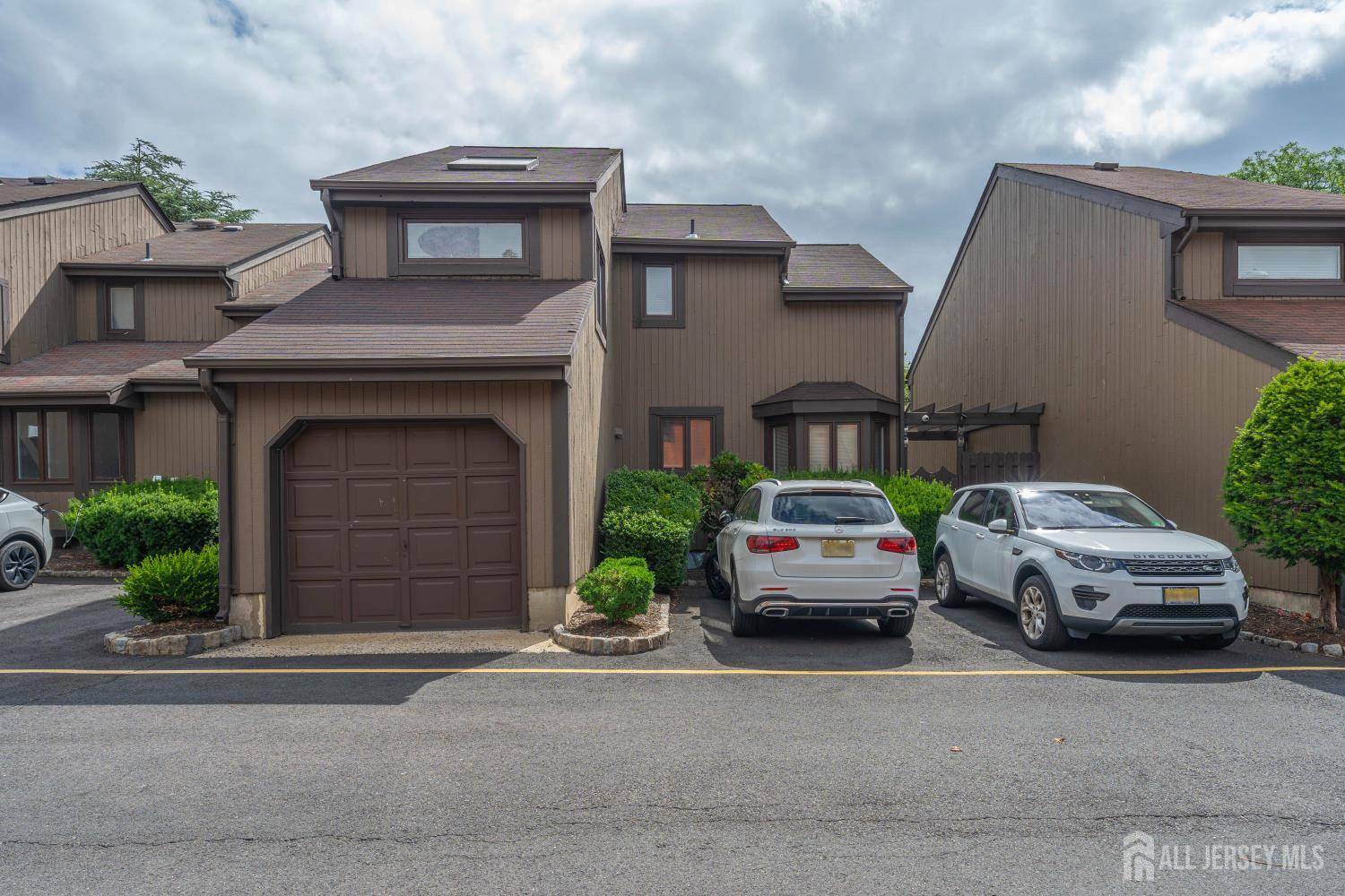 North Brunswick, NJ 08902,66 Riverbend DR