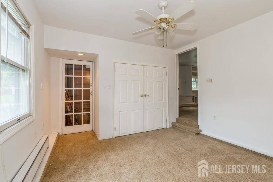 East Brunswick, NJ 08816,42 Corona RD