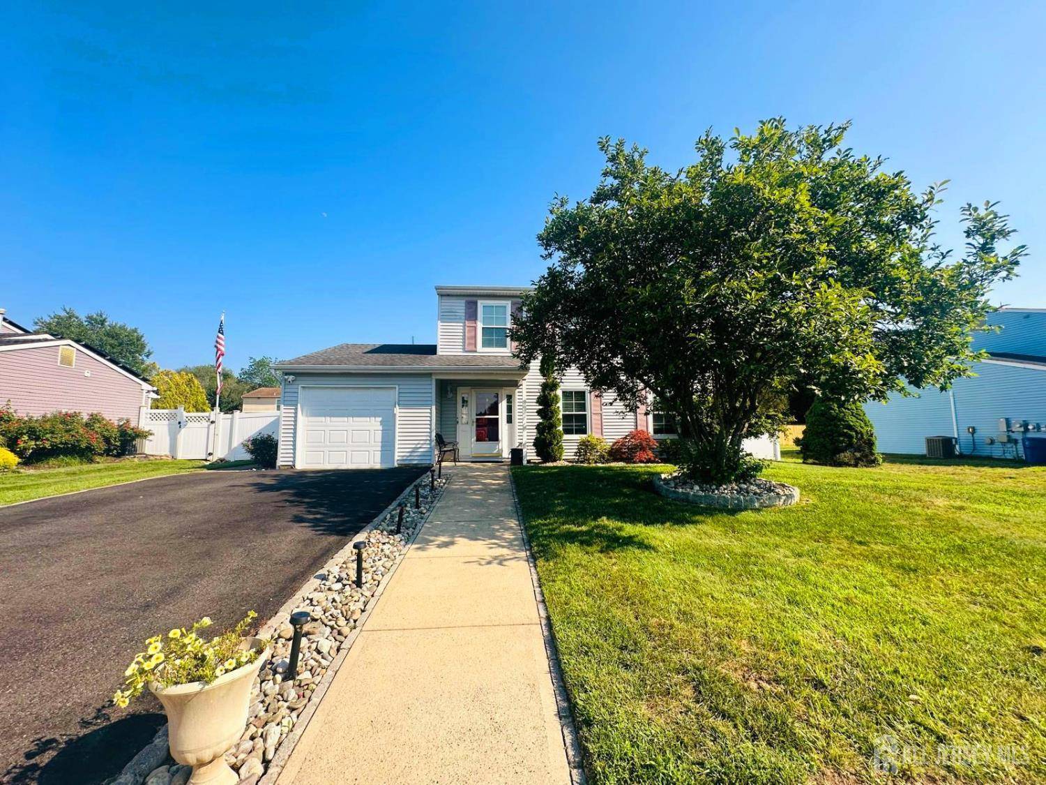 Howell, NJ 07731,33 Snowdrift LN