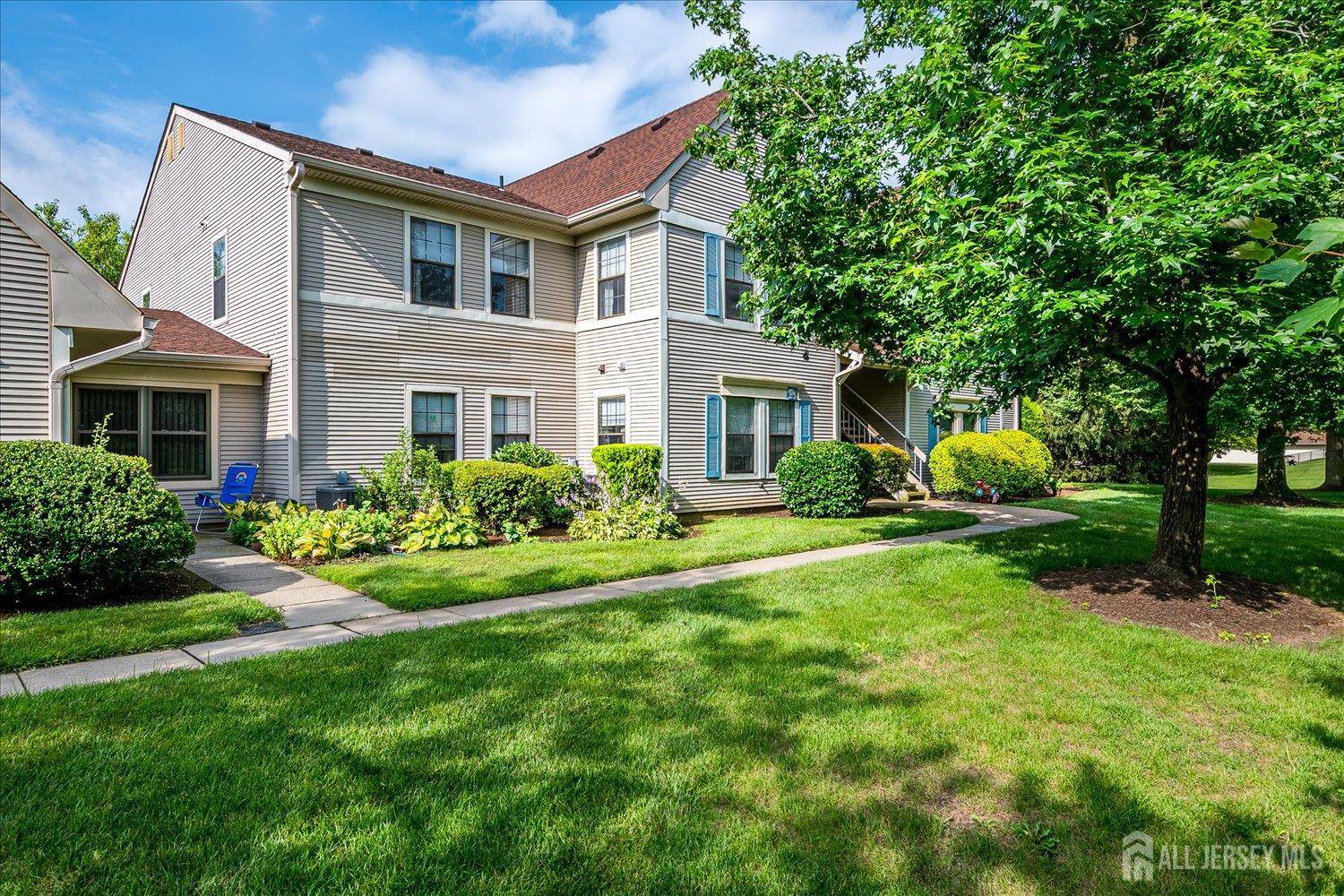 East Brunswick, NJ 08816,186 Wycoff WAY W
