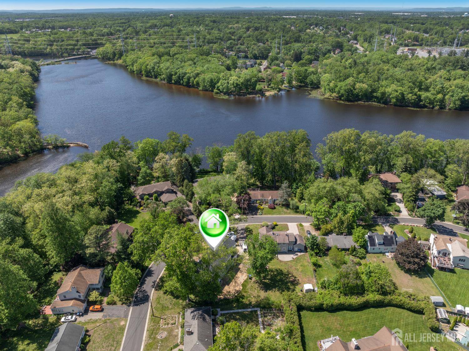 East Brunswick, NJ 08850,38 Louise DR
