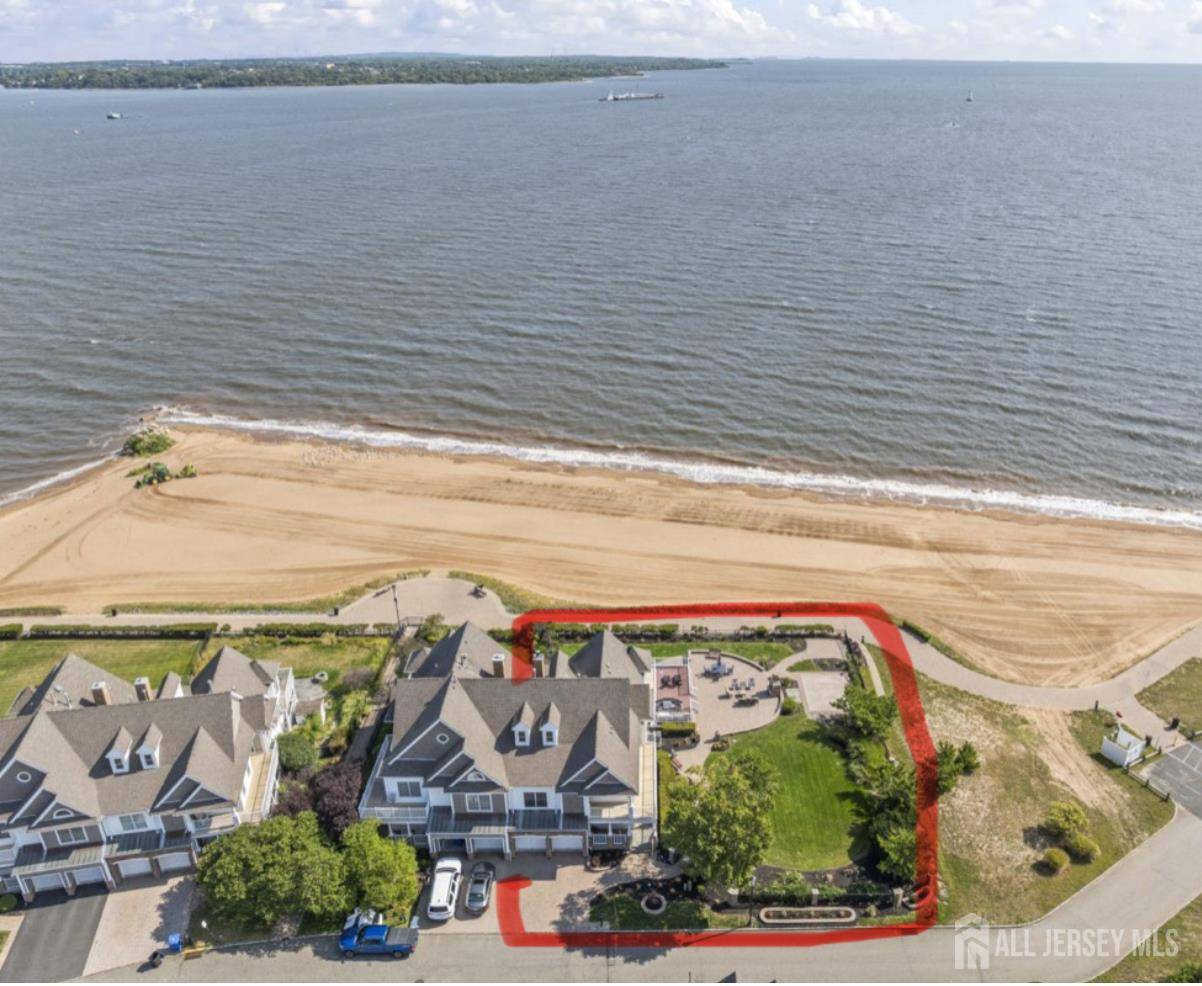 South Amboy, NJ 08879,76 Raritan Reach RD