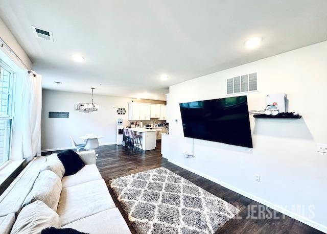 Highland Park, NJ 08904,803 Greenland SQ