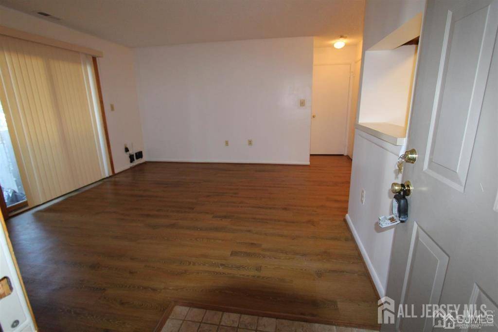 Plainsboro, NJ 08536,5310 Ravens Crest DR