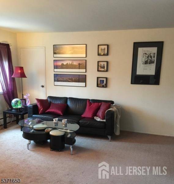 East Brunswick, NJ 08816,1 Lake AVE #4B